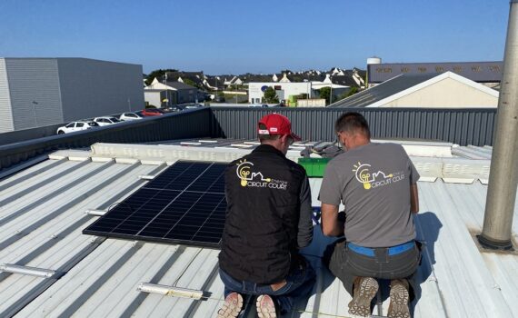 Chantier-installation-photovoltaique-entreprise-Quiberon-CCE