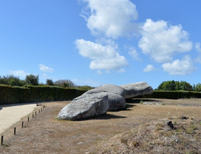 Le Grand Menhir brisé